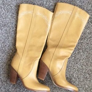 Like New - Western Blonde Leather Boots